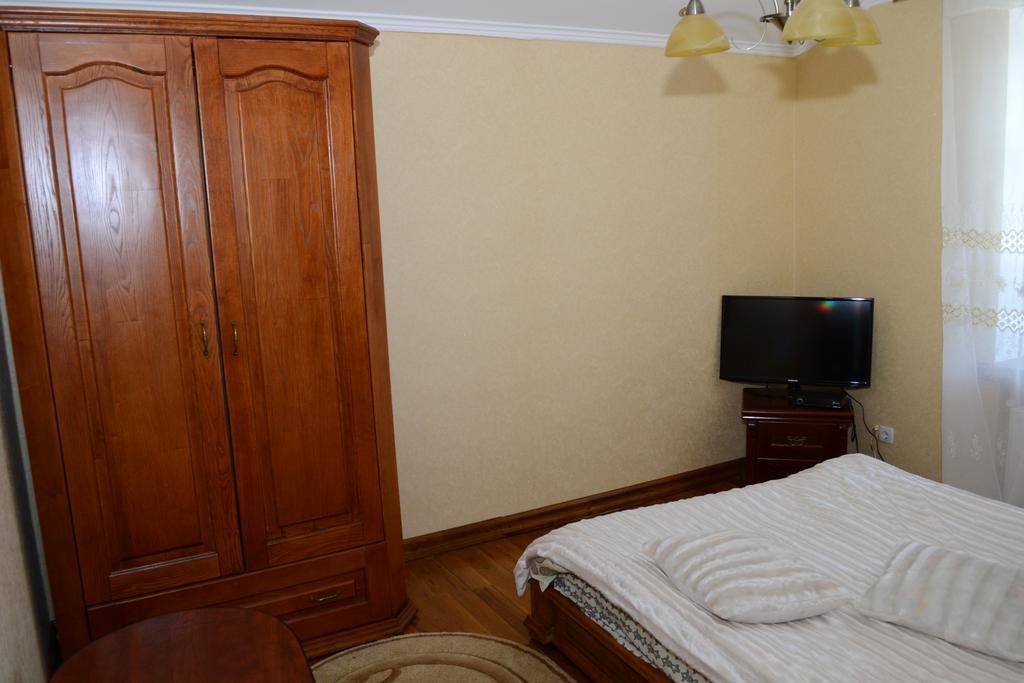 Guesthouse Grand Canyon คาเมียเนตส์-โปดิลสกี ห้อง รูปภาพ