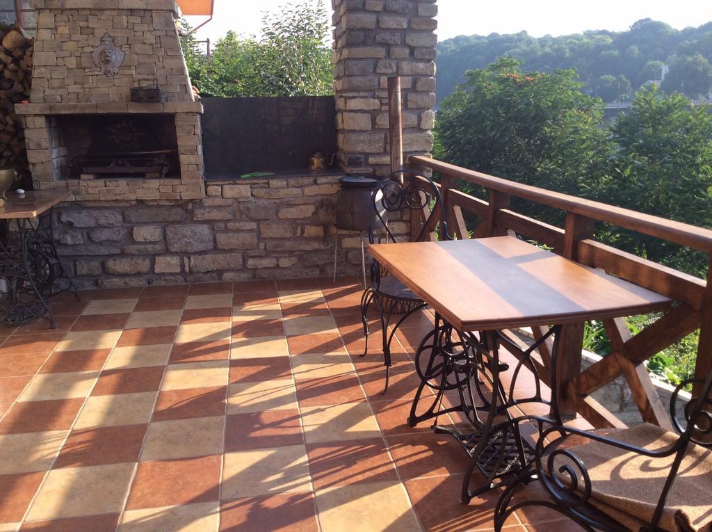 Guesthouse Grand Canyon คาเมียเนตส์-โปดิลสกี ภายนอก รูปภาพ